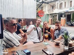 Dom Hostel and Bar