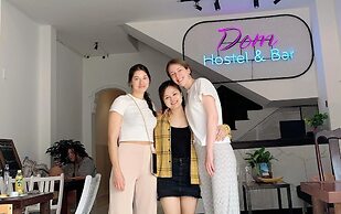 Dom Hostel and Bar