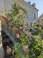 AU PIED DU LAVOIR