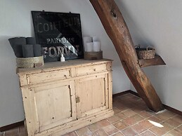AU PIED DU LAVOIR