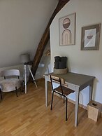 AU PIED DU LAVOIR