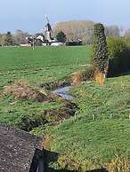 AU PIED DU LAVOIR