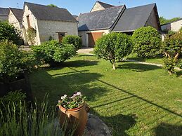 AU PIED DU LAVOIR