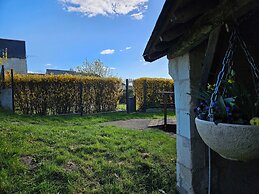 AU PIED DU LAVOIR