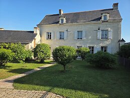 AU PIED DU LAVOIR