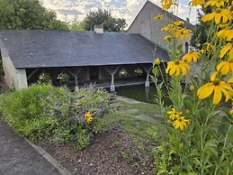 AU PIED DU LAVOIR