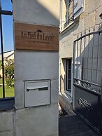 AU PIED DU LAVOIR