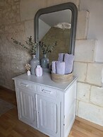AU PIED DU LAVOIR