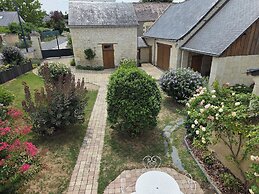 AU PIED DU LAVOIR