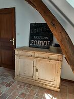 AU PIED DU LAVOIR