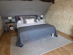 AU PIED DU LAVOIR