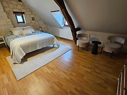 AU PIED DU LAVOIR