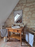 AU PIED DU LAVOIR