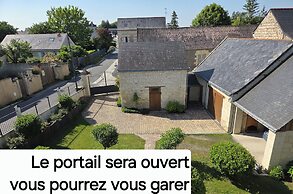 AU PIED DU LAVOIR
