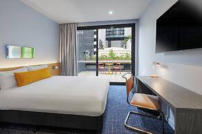 lyf on Elizabeth Melbourne