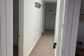 Central Tenby Flat - Dog Friendly, Sleeps 8