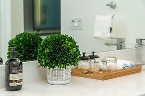 Central Location Master Bedroom w Shared Bathroom