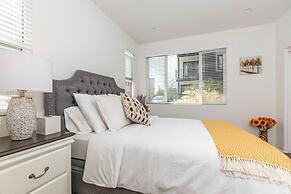 Central Location Cozy Private Bedroom w Bathroom