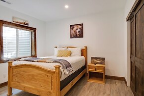 Hot Tub, Pool Table & Fireplace: 5 Mi to Breck!