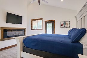 Hot Tub, Pool Table & Fireplace: 5 Mi to Breck!