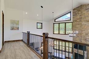 Hot Tub, Pool Table & Fireplace: 5 Mi to Breck!