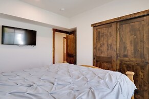 Hot Tub, Pool Table & Fireplace: 5 Mi to Breck!