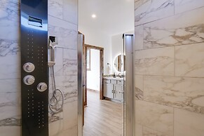 Luxe Ski Escape! Breck Home w/ Hot Tub & Game Room