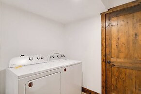 Luxe Ski Escape! Breck Home w/ Hot Tub & Game Room