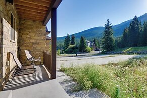 Luxe Ski Escape! Breck Home w/ Hot Tub & Game Room