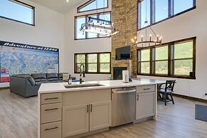 Luxe Ski Escape! Breck Home w/ Hot Tub & Game Room