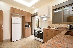 Akl - Chic Apts & Balconies in Batroun