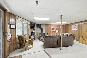 The Treehouse Lakes & Trails Cabin 3 Bedroom Cabin