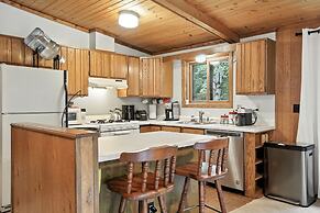 The Treehouse Lakes & Trails Cabin 3 Bedroom Cabin