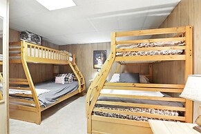The Treehouse Lakes & Trails Cabin 3 Bedroom Cabin