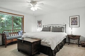 The Treehouse Lakes & Trails Cabin 3 Bedroom Cabin