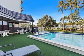 Rainforest Reef Retreat - Esplanade Ground-floor Apartment