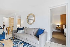 Rainforest Reef Retreat - Esplanade Ground-floor Apartment