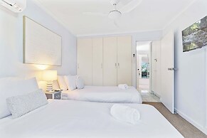 Rainforest Reef Retreat - Esplanade Ground-floor Apartment