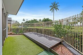 Rainforest Reef Retreat - Esplanade Ground-floor Apartment