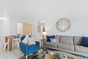 Rainforest Reef Retreat - Esplanade Ground-floor Apartment