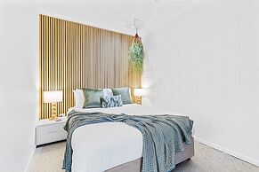 Rainforest Reef Retreat - Esplanade Ground-floor Apartment