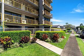 Rainforest Reef Retreat - Esplanade Ground-floor Apartment