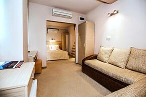 Expo Hotel