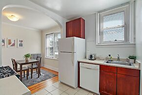 Ideal 1BR Apt - Cullom C2