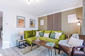 4 Eversley Park