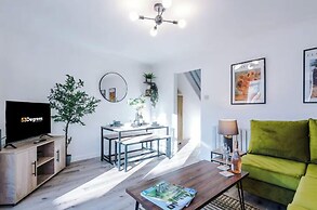 4 Eversley Park