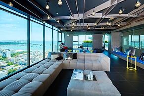 Great Location - Awesome Pool
