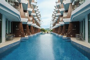 Sunset Bay Escape Pool C198