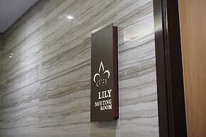 Front One Hotel Papua Lestari