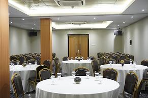 Front One Hotel Papua Lestari